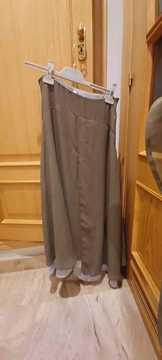 Conjunto falda y top verde y gris claro