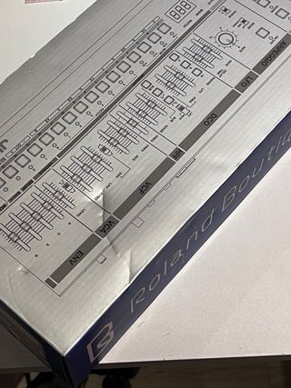 Roland JU-06A Sintetizador Analógico