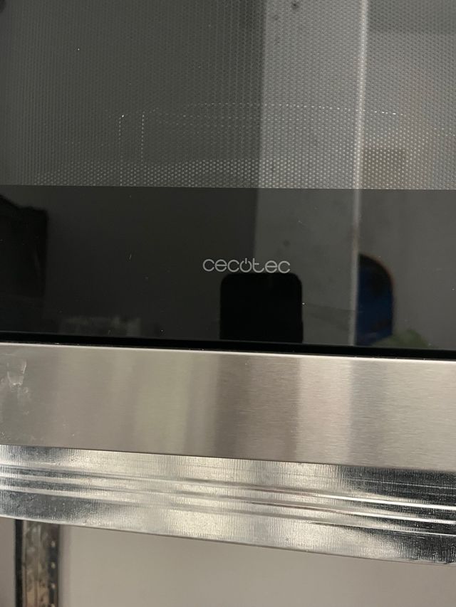 Microondas integrable Cecotec