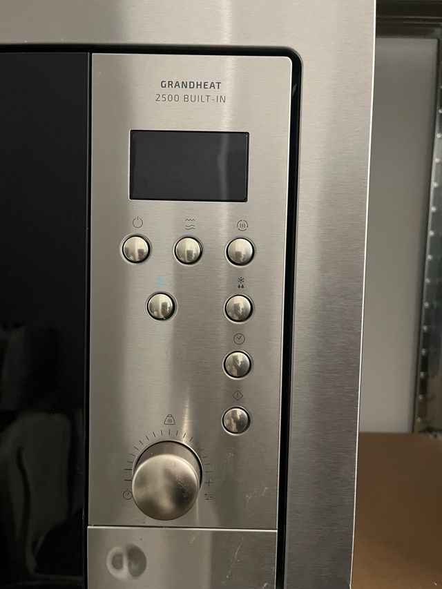 Microondas integrable Cecotec