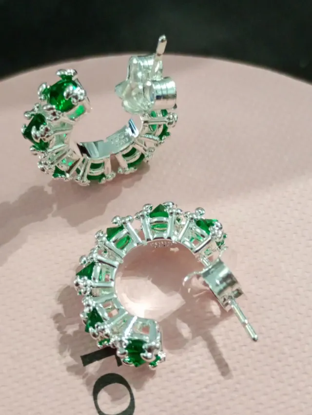 Pendientes Aro con Circonitas Verdes
