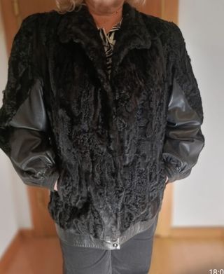 Chaquetón cuero y astracán negro