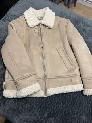 Chaqueta beige con borreguito