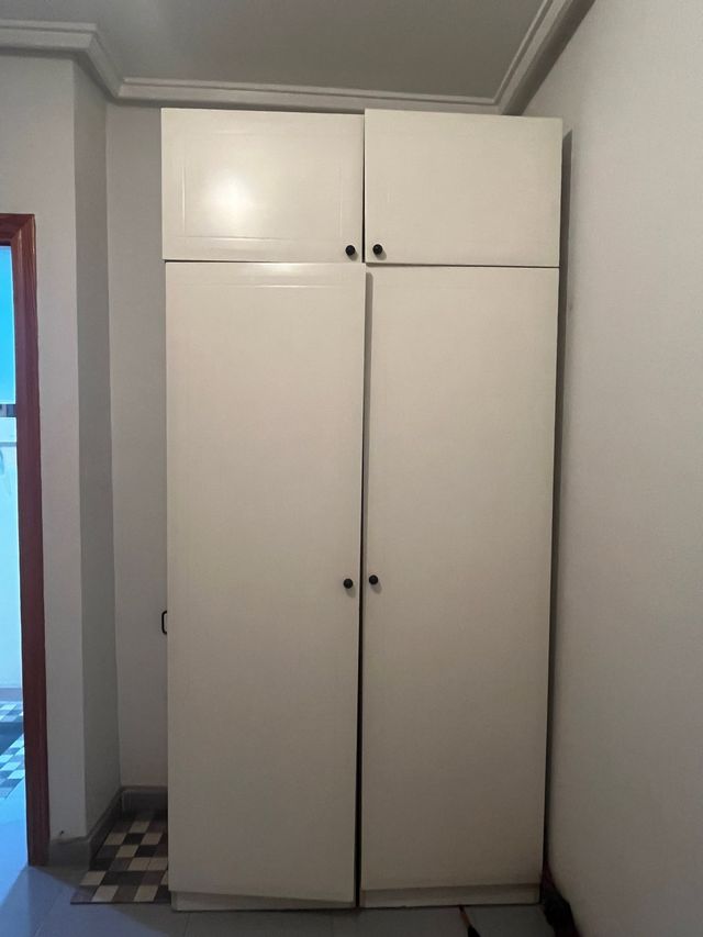 Armadio bianco con soppalchi 110x54x220 cm