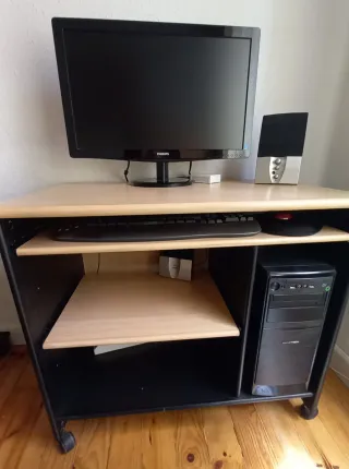 Mesa para ordenador o portátil