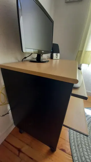 Mesa para ordenador o portátil