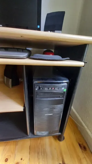 Mesa para ordenador o portátil