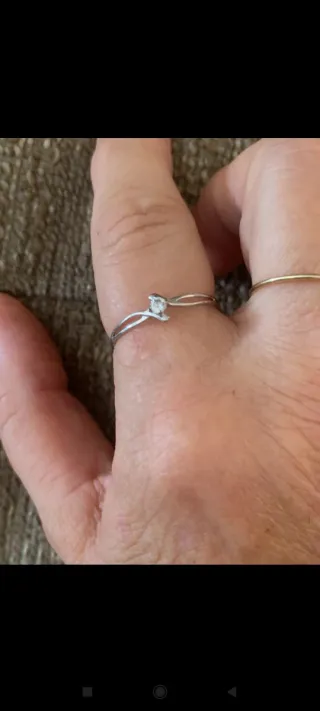 Anillo Oro Blanco 9k. Muy fino y muy bonito 375