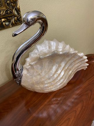 Centro decorativo cisne plata y crema