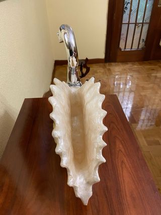 Centro decorativo cisne plata y crema