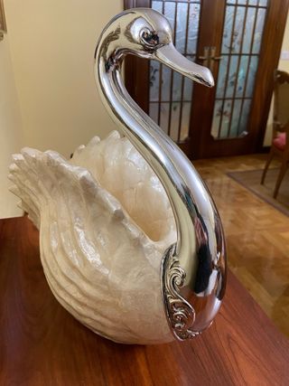 Centro decorativo cisne plata y crema