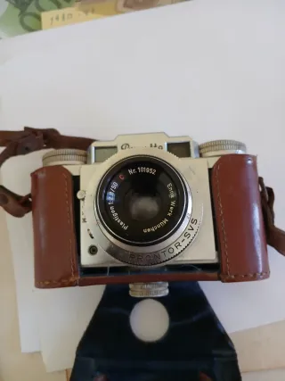 Cámara fotos Enna Werk años 50 + trípode