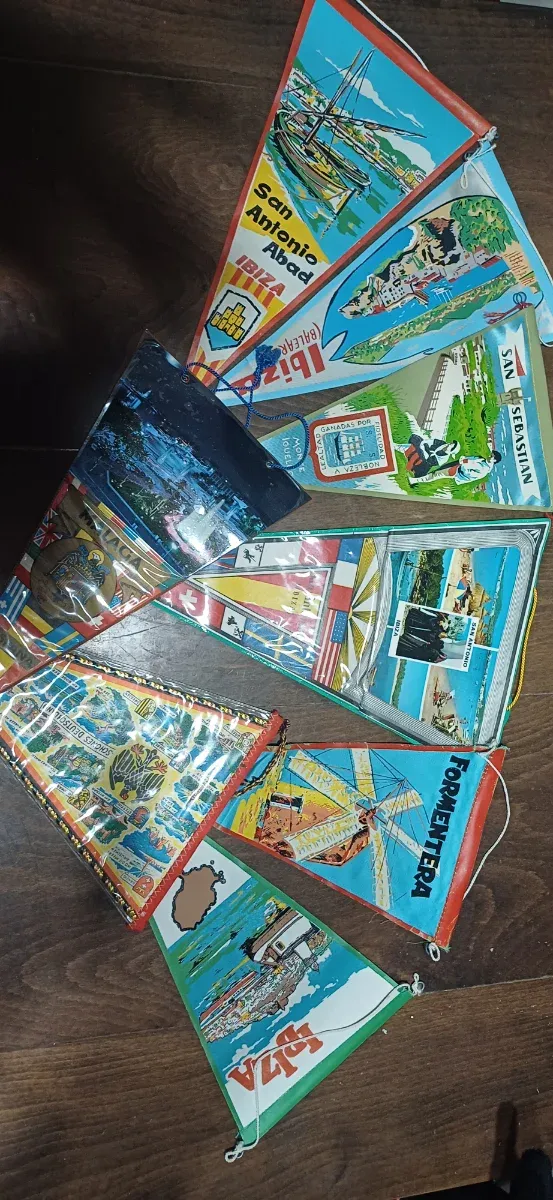 Banderines antiguos de recuerdo