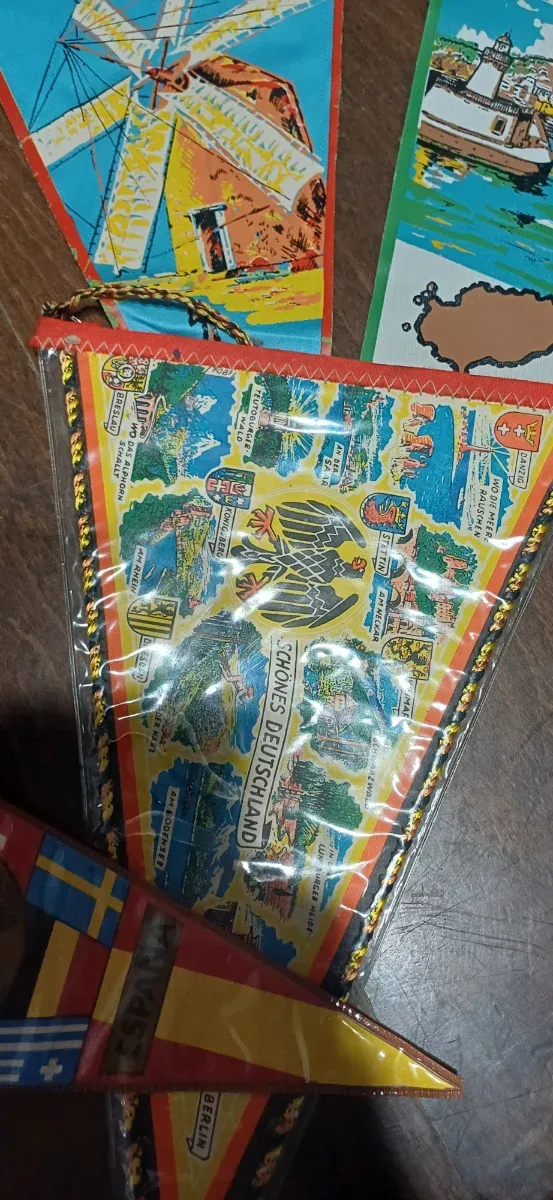 Banderines antiguos de recuerdo