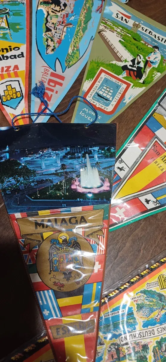 Banderines antiguos de recuerdo