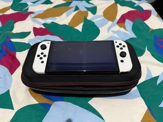 Nintendo Switch OLED Blanca y Negra