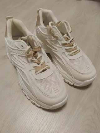 Sapatilhas Mulher Brancas e Beges