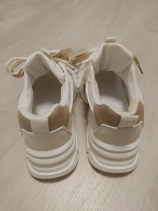 Sapatilhas Mulher Brancas e Beges