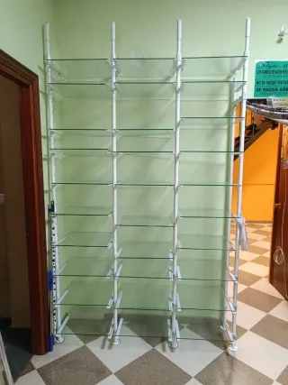 5 Estanterías de cristal y madera para tienda