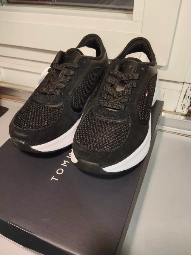 Zapatillas Tommy Hilfiger Negras Talla 37 Nuevas