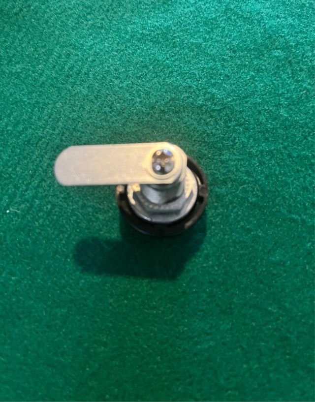 Cerradura de combinación negra