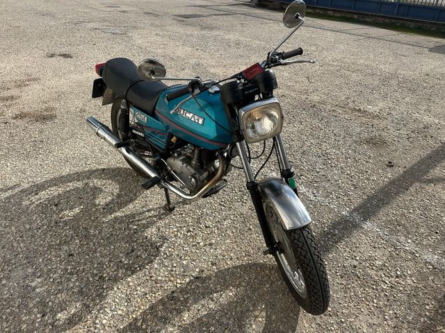 SE VENDE KAGUA Y DUCATI