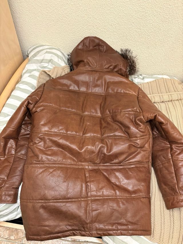 Chaqueta de cuero vintage con capucha