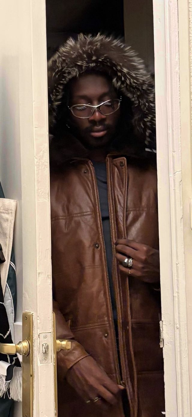 Chaqueta de cuero vintage con capucha