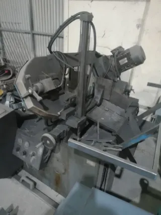 Sierra de cinta CNC industrial