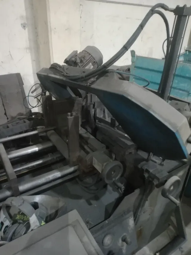 Sierra de cinta CNC industrial