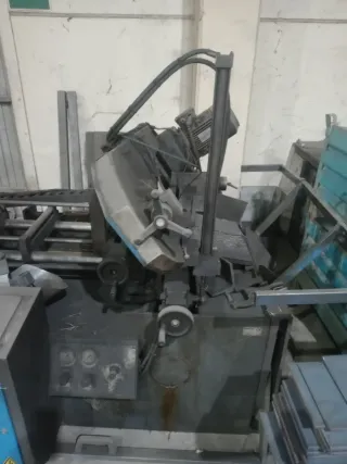 Sierra de cinta CNC industrial