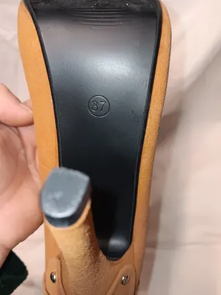 Zapatos de tacón marrones