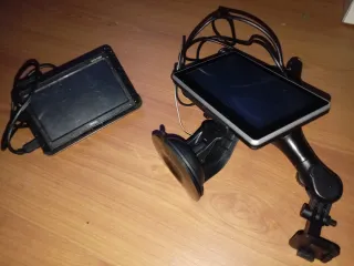 GPS Tomtom con soporte y cargador