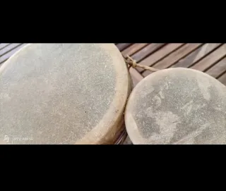 Tambores de cerámica decorados