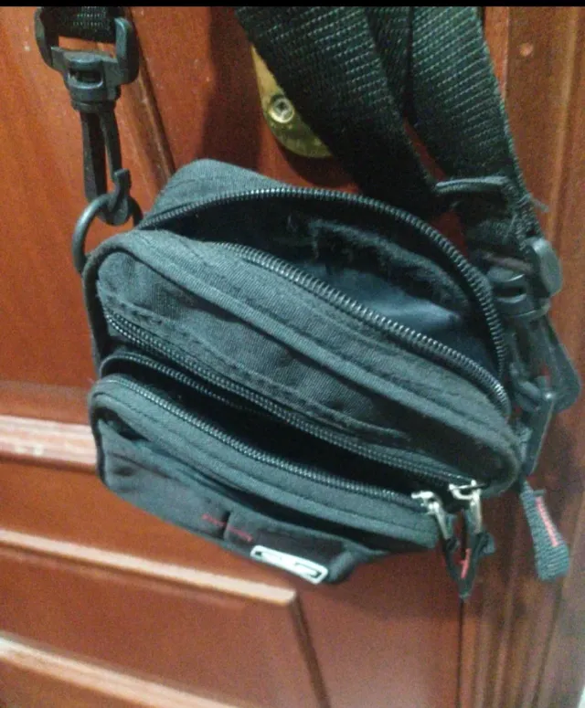 Borsa a tracolla nera da uomo