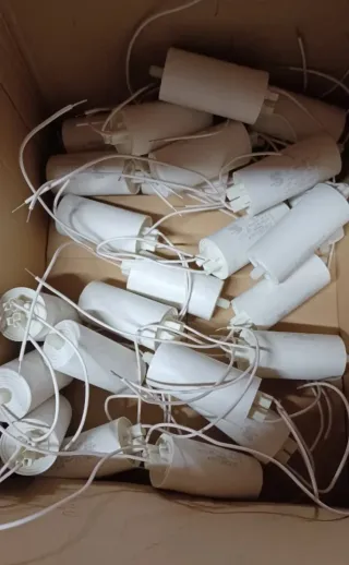 Condensador 20 uf 250v con cable