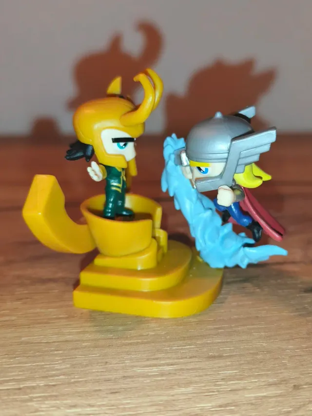 Figura Marvel Thor VS Loki