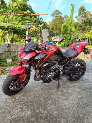 Kawasaki Z900 Roja