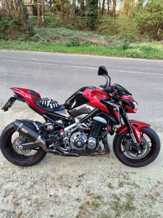 Kawasaki Z900 Roja