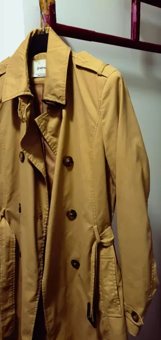 Gabardina larga Stradivarius beige Talla M