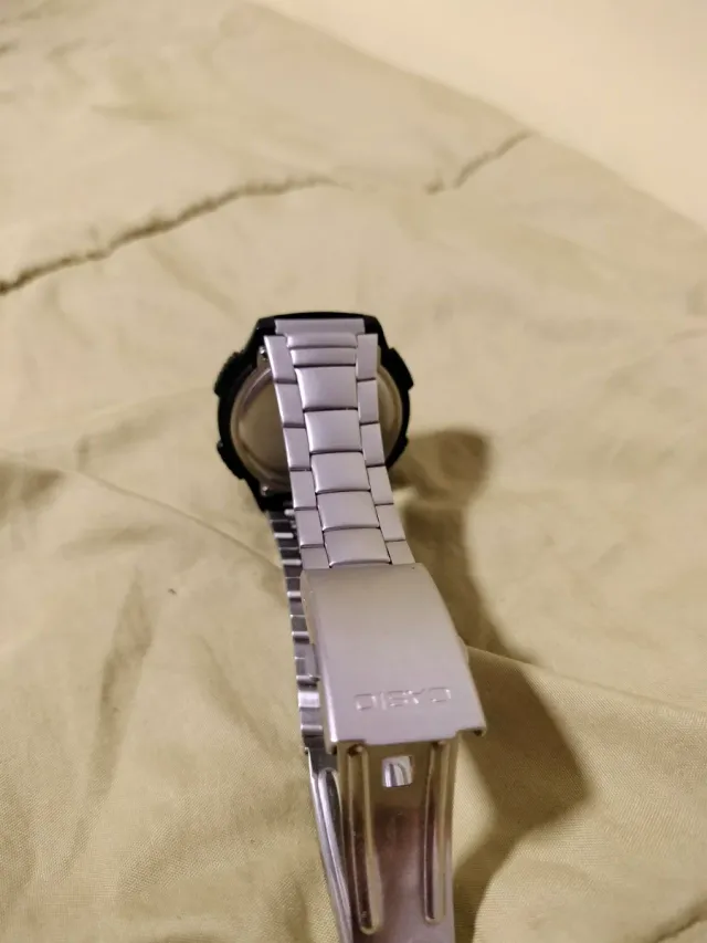 Reloj Casio Digital Plata y Negro