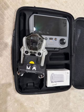 DJI Mini 4 Pro Kit Combo Drone