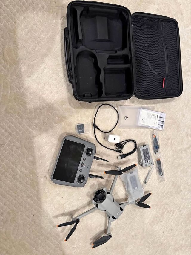 DJI Mini 4 Pro Kit Combo Drone