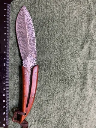 Cuchillo artesanal con funda