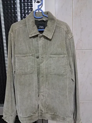 Cazadora pana Zara verde oliva