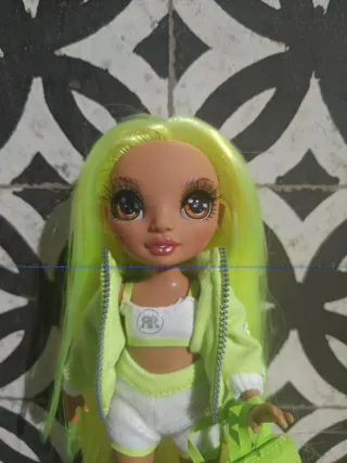 Muñeca Rainbow High Neón