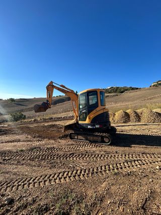 Excavaciones y Movimientos de Tierras.