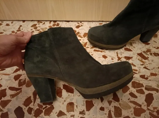 Botines de tacón grises
