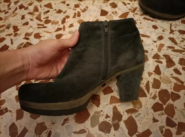 Botines de tacón grises