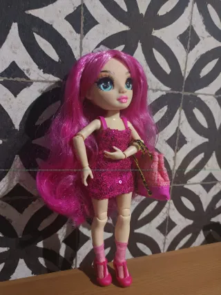 Muñeca Rainbow High Rosa